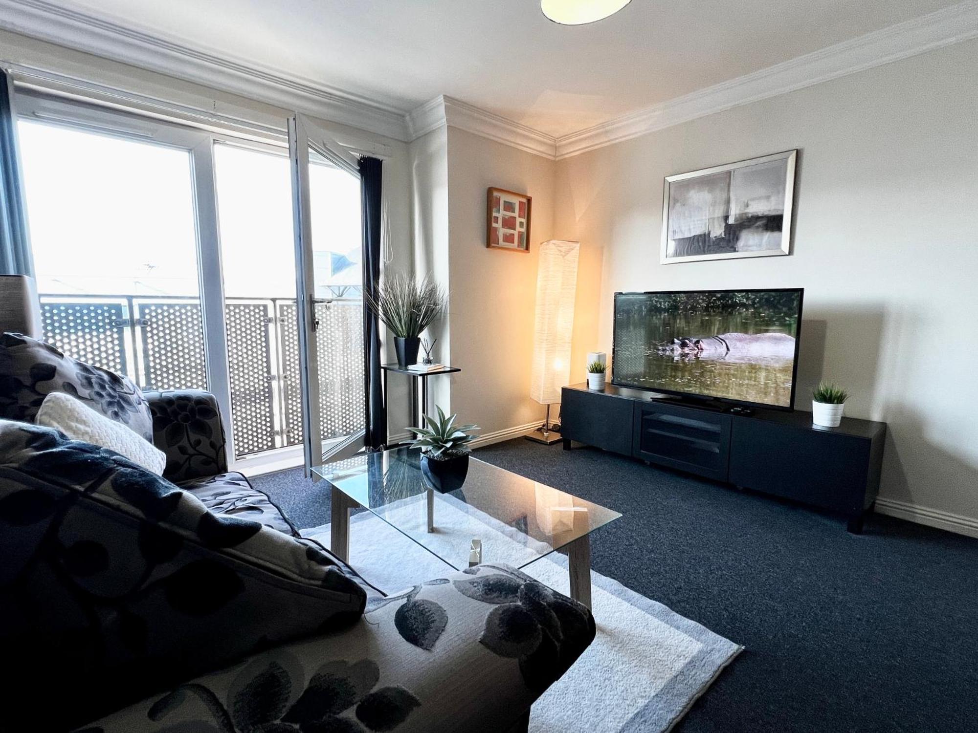 شقة Stylish Modern Flat With Juliet Balcony & Parking غلاسغو المظهر الخارجي الصورة